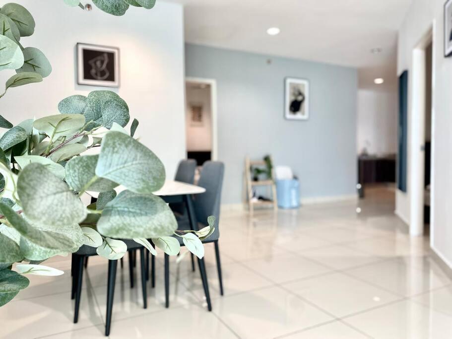 Mansion One Suites - Seaview Modern 2 Bedroom Suites George Town Exterior foto