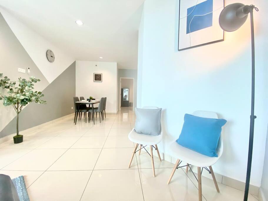 Mansion One Suites - Seaview Modern 2 Bedroom Suites George Town Exterior foto