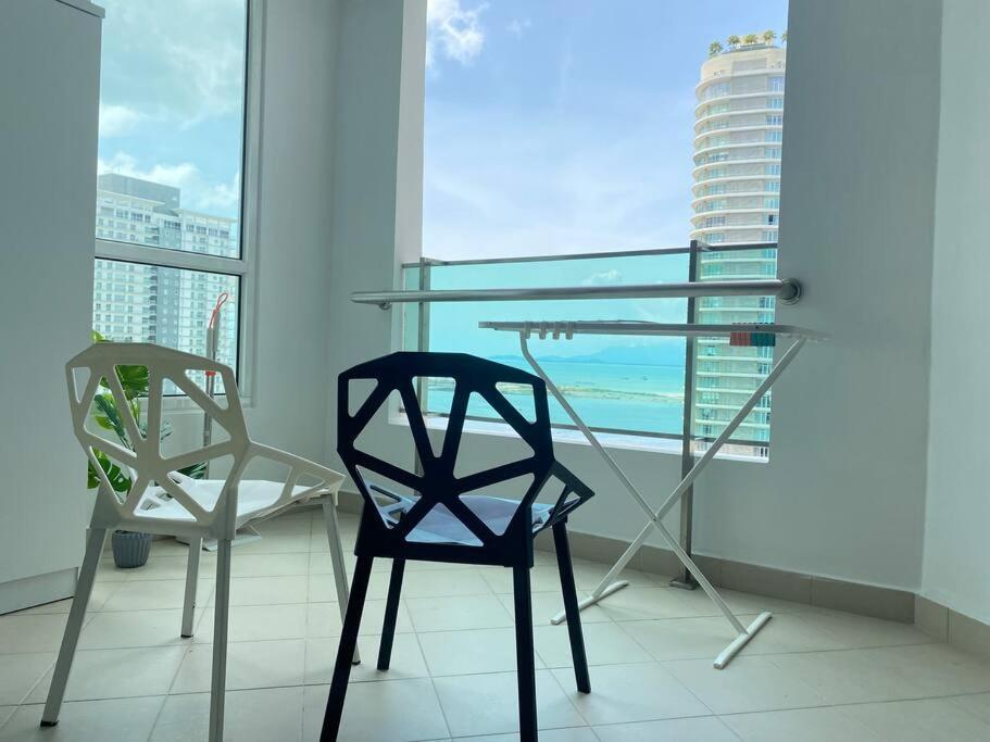 Mansion One Suites - Seaview Modern 2 Bedroom Suites George Town Exterior foto