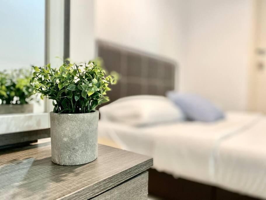 Mansion One Suites - Seaview Modern 2 Bedroom Suites George Town Exterior foto