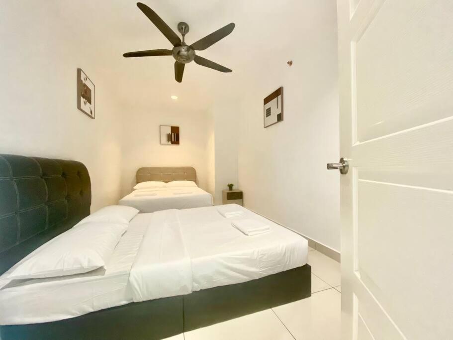 Mansion One Suites - Seaview Modern 2 Bedroom Suites George Town Exterior foto