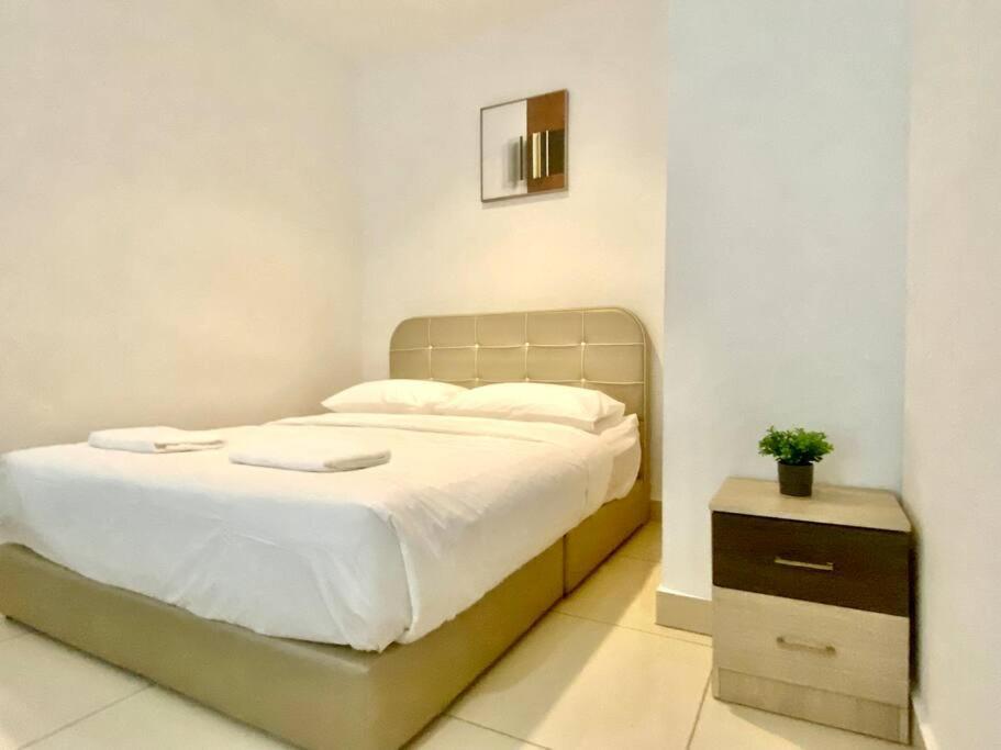 Mansion One Suites - Seaview Modern 2 Bedroom Suites George Town Exterior foto