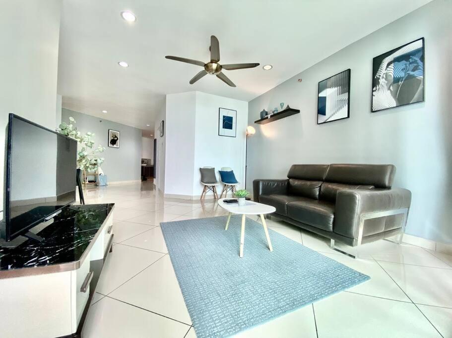 Mansion One Suites - Seaview Modern 2 Bedroom Suites George Town Exterior foto